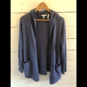 Open hooded sweater